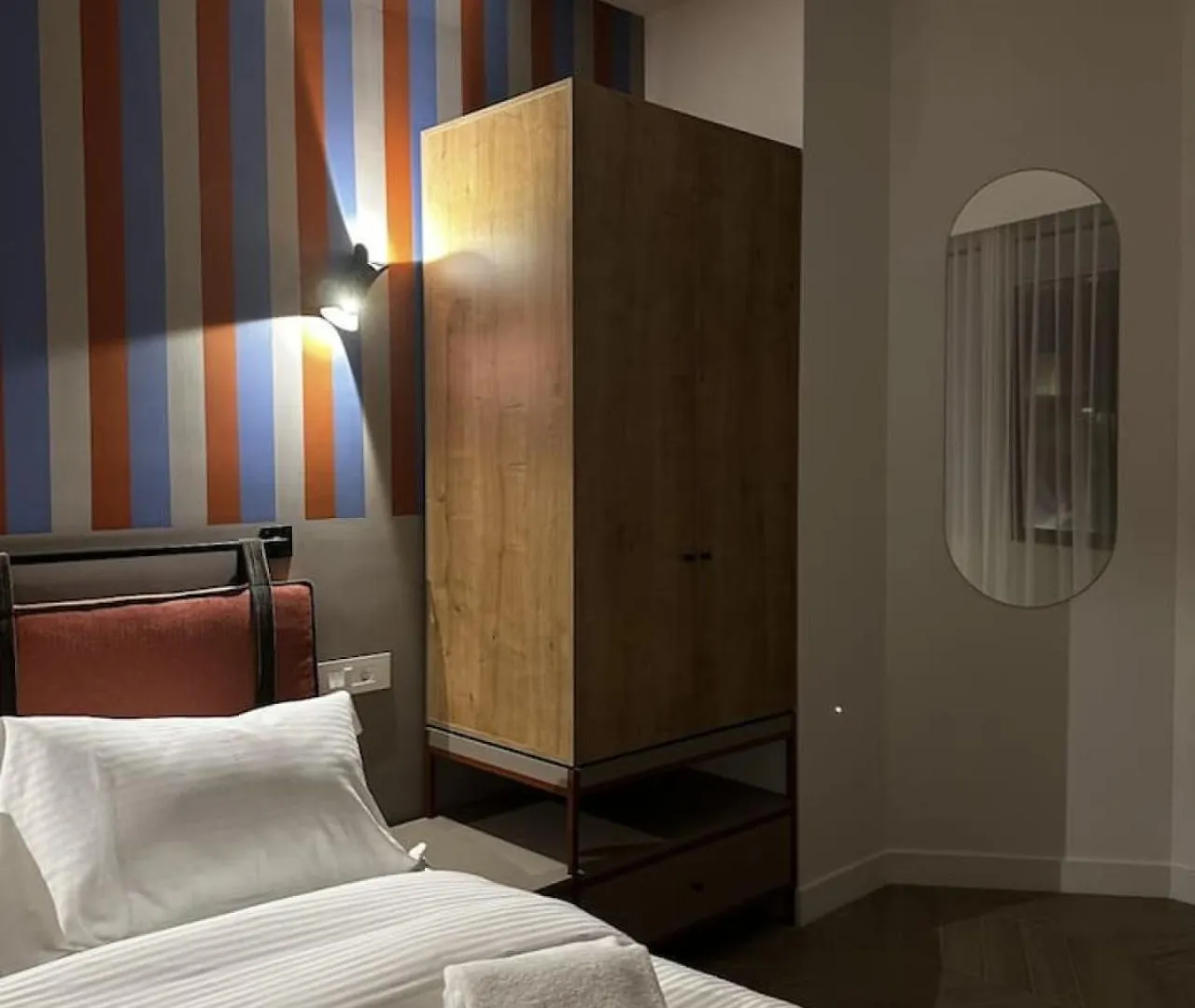 Sol, 1Br Gemmayze Beirut